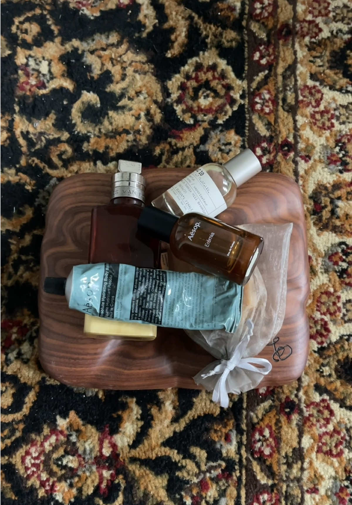 How to smell like wood, musk and generations of secrets…  @driesvannoten @Aesop @Maison Louis Marie @LE LABO Fragrances @alie k. - pearfat 🍐☁️✌🏻  #perfumetok #fall #spooky #fyp #jesycu 