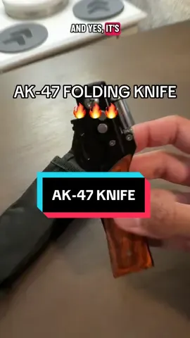 This is one of the coolest knifes I have owned and even comes with a flashlight!🤩 #viralvideo #trending #foldingknife #knife #tiktokmademebuyit 