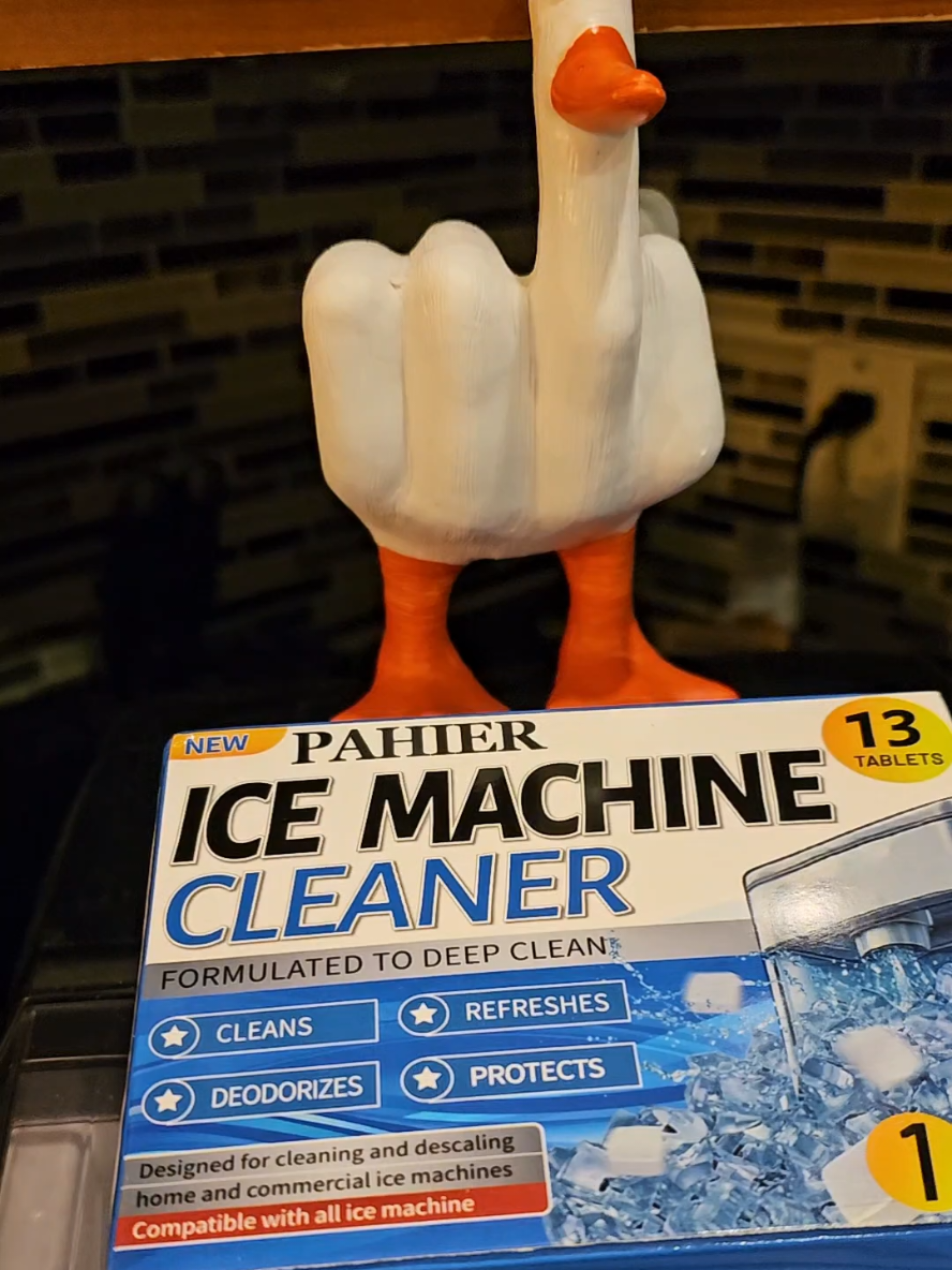 #icemachine #icemachinecleaner 