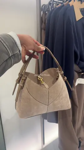 Yall @ZARA is eating down for fall!! Guess what came home with me 🤭  #zarafinds #zarahaul #zara #fallfashion #fallfinds 