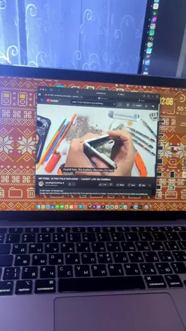 who would've thought that making a video at 3 am was a BAD IDEA? same thing with placing antennas in a straight line. #google #googlepixel #android #fyp #foryou #Tech #techtok #technology #shitpost #shitposting #mineisstupid 