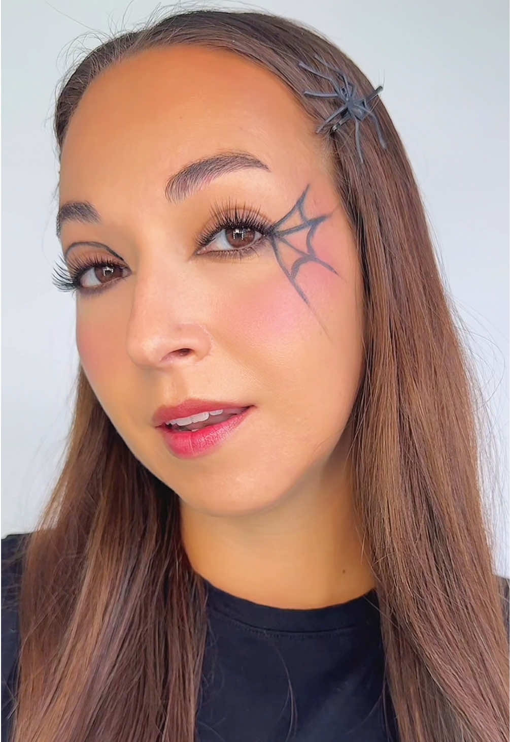 Easy Halloween Makeup Tutorial - Spiderweb Eyeshadow Look 🕸️ #easyhalloweenmakeup #halloweenmakeuptutorial #halloweenmakeupideas #halloweenmakeuplook #spidermakeup 