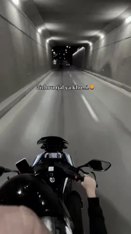 3ichou rjal y’a kho 🦁#froyoupage #fyp #explor #moto #vmax😍 