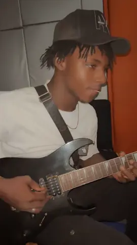 Une petite amusement avc mn pôte 🎸❤️🎹🥹🔥@sorykouyate06 @Alasko🧑🏿‍💻Djelafa 