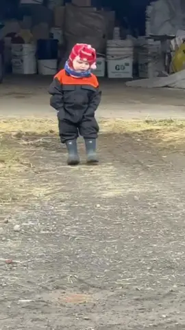 Katla tveggja ára brjálæðingur og bóndi🌪️