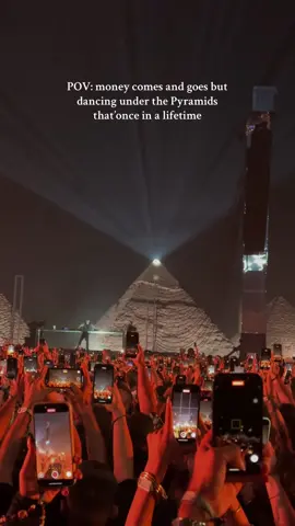 Money comes and goes but bancing under the Pyramids that’s once in a lifetime! #anyma #anymagiza #anymapyramids #clubber #anymaatthepyramids 