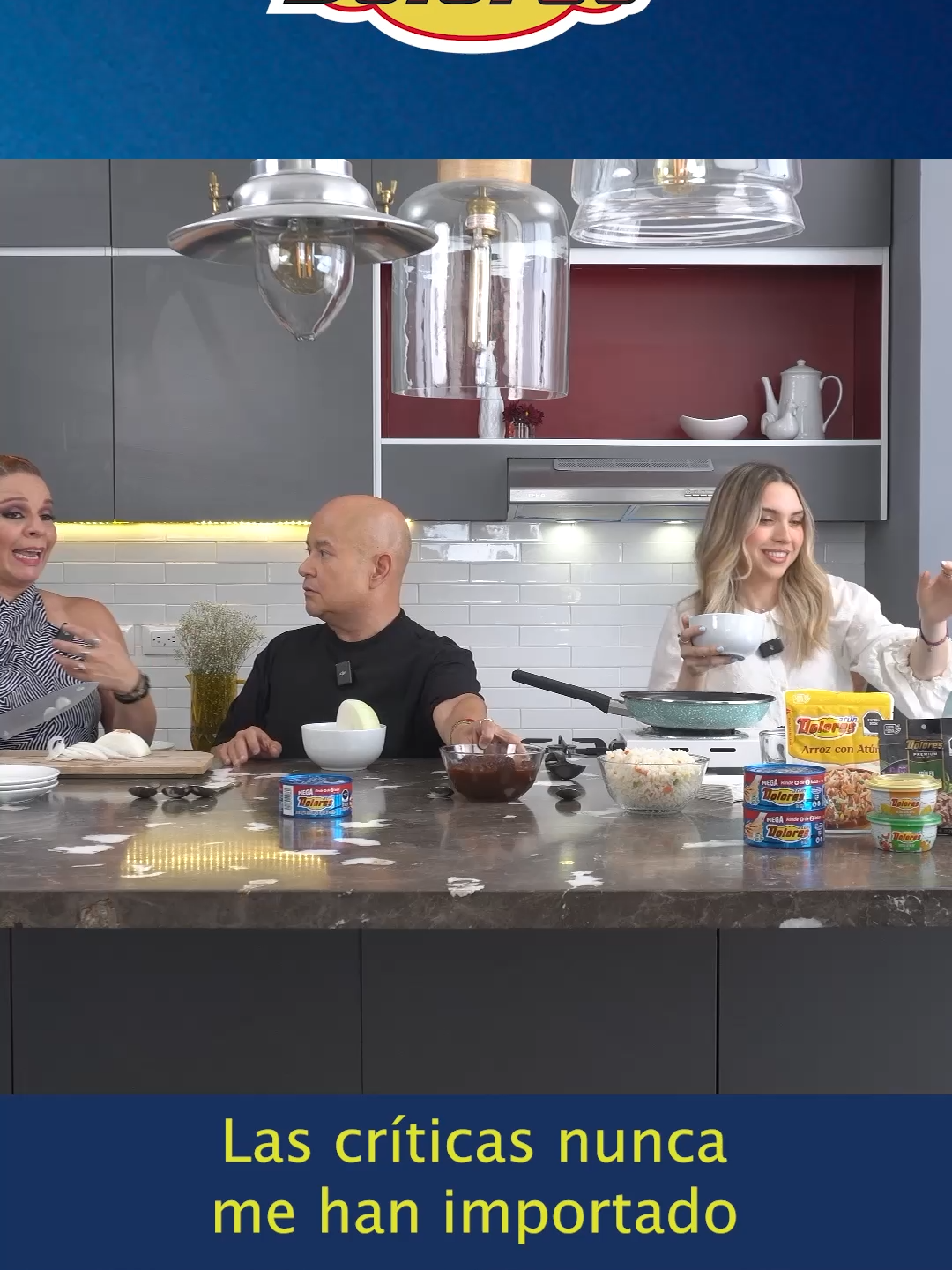 Plato para 3 con Atún Dolores 🐟💙 Un Chismorreo muy al Atún Dolores Romina Treviño, Ale Garza y Miguel Díaz prepararon Atún al Chipotle, entre pláticas y compartiendo experiencias alrededor de la mesa nos mostraron lo fácil que es crear platillos con productos de Atún Dolores 🐟💙. No te pierdas las recetas, tips y la diversión de plato para 3 con Atún Dolores 👉 Dale play y antójate con nosotros. https://www.youtube.com/watch?v=RJWBsQJEYfE #PlatoPara3 #AtúnDolores #SiempreATuLado #SaborQueUne #FoodieLife #RecetasConAtún #RecetaFacil