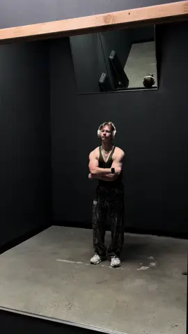 What’s actually going through my head while doing these poses🤣😎 #GymTok #Godisgood #bullfit #5starnutrtion#ironmusclefitnessconway 