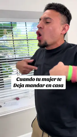 Cuando tu mujer te deja mandar en casa 🏠 #comedia #usalife #couplecomedy #humorlatino 