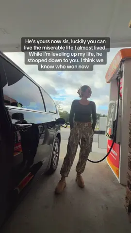 Starting to realized I dodged a bullet 😇 today I woke up to another “fake number” of a newbie letting me know he’s lying to her too… but supposedly he got her pregnant right before me and she lost it… oh and she said he wants to marry her 😂😅 LOL I swear it only gets funnier as time goes on 