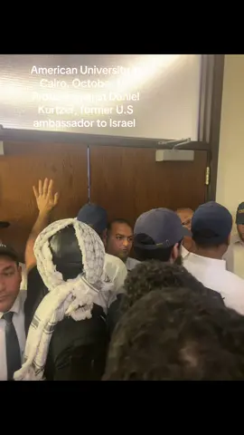 Daniel Kurtzer, former U.S ambassador to Israel was invited by the school of GAPP. Needless to say, the student body has condemned his visit and made it clear he was not welcome. #AUC #freepalestine🇵🇸❤️ #freepalestine 