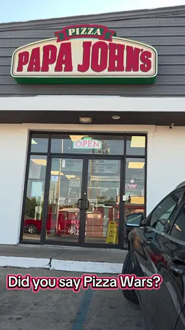 When you are obsessed with Pizza Wars! My Pizza Lady Wins! #PapaJohns #PizzaWars #bannanapeppers  #pepperonipizza @Papa Johns @Slim Jim 