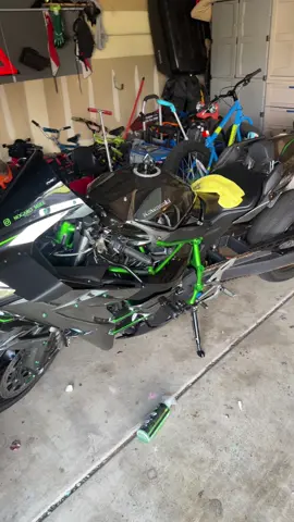I like to party #kawasakiH2 