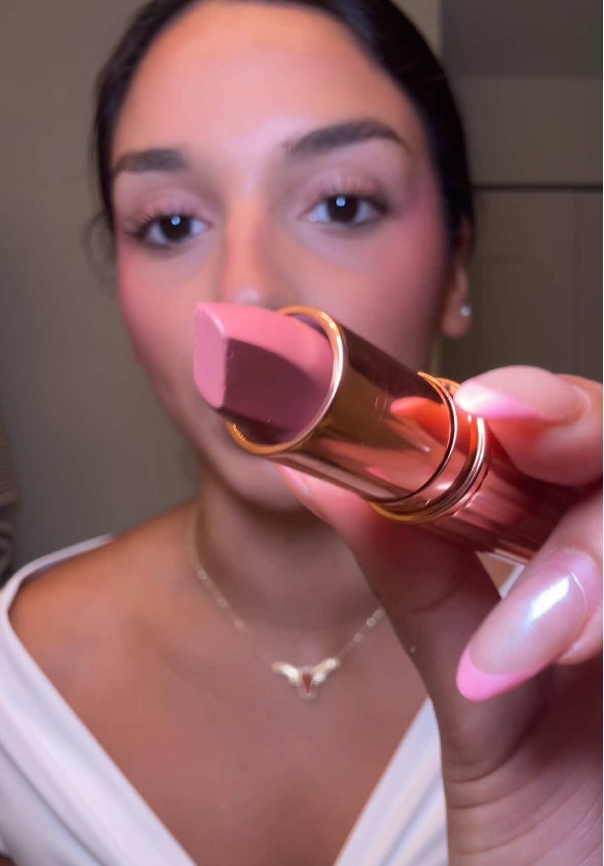 Trying @Charlotte Tilbury for the first time!!! I’m actually so obsessed!! #charlottetilbury #dcc #makeupreview #makeup 