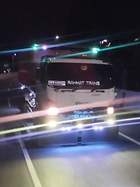 🤭🤣 #fypシ゚ #fyppppppppppppppppppppppp #berandatiktok #hino500 #drivermuda @eko.arji 