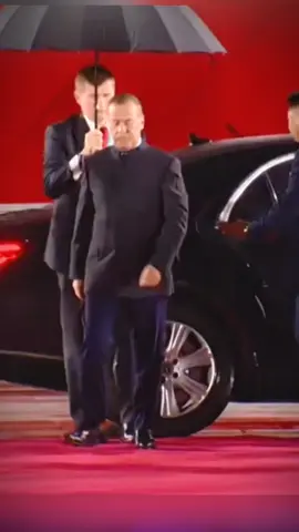 Các lãnh đạo Nga, Việt Nam, Triều Tiên, Trung Quốc luôn sánh bước cùng trong buổi lễ #trieutien 