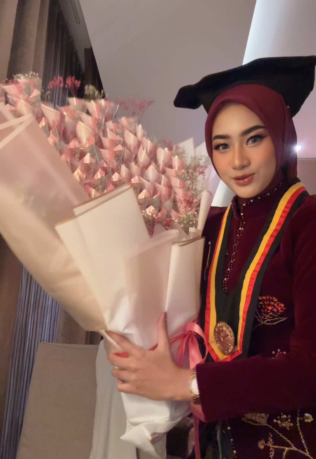 maaf gugup 🙂‍↔️ #wisudaupi #graduation #upi 
