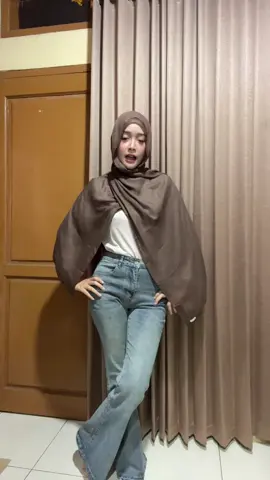 @lassiealpha #jeanslassiealpha 