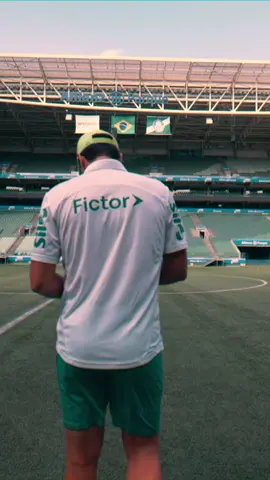 Confira os detalhes do treino no Allianz Parque com foco no próximo desafio! 💪💚 Assista completo na TV Palmeiras Sportingbet 📹 