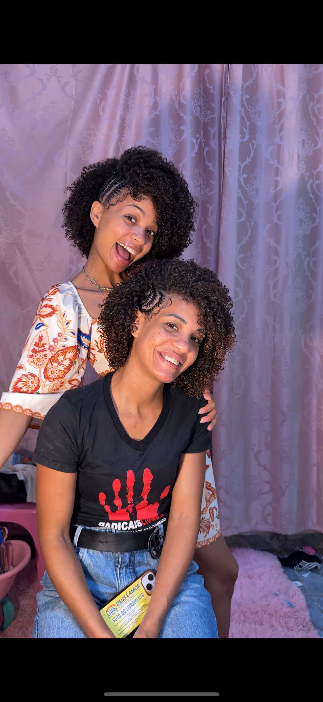 Que cabelo lindooo🤌😍 A da vez foi minha irmã @katriny_rayanne e o cabelo dela é igual ao meu✨ Me conta aqui o que acharam da finalização e do penteado 💖 #cabelocrespo  #penteadocomtrança #finalização #trancanago #salonline @Salon Line 