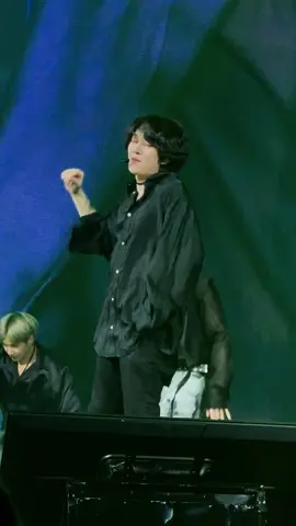 @HEENIM dancing sexily in Supergirl #ss10inmanila #superjunior #heechul 