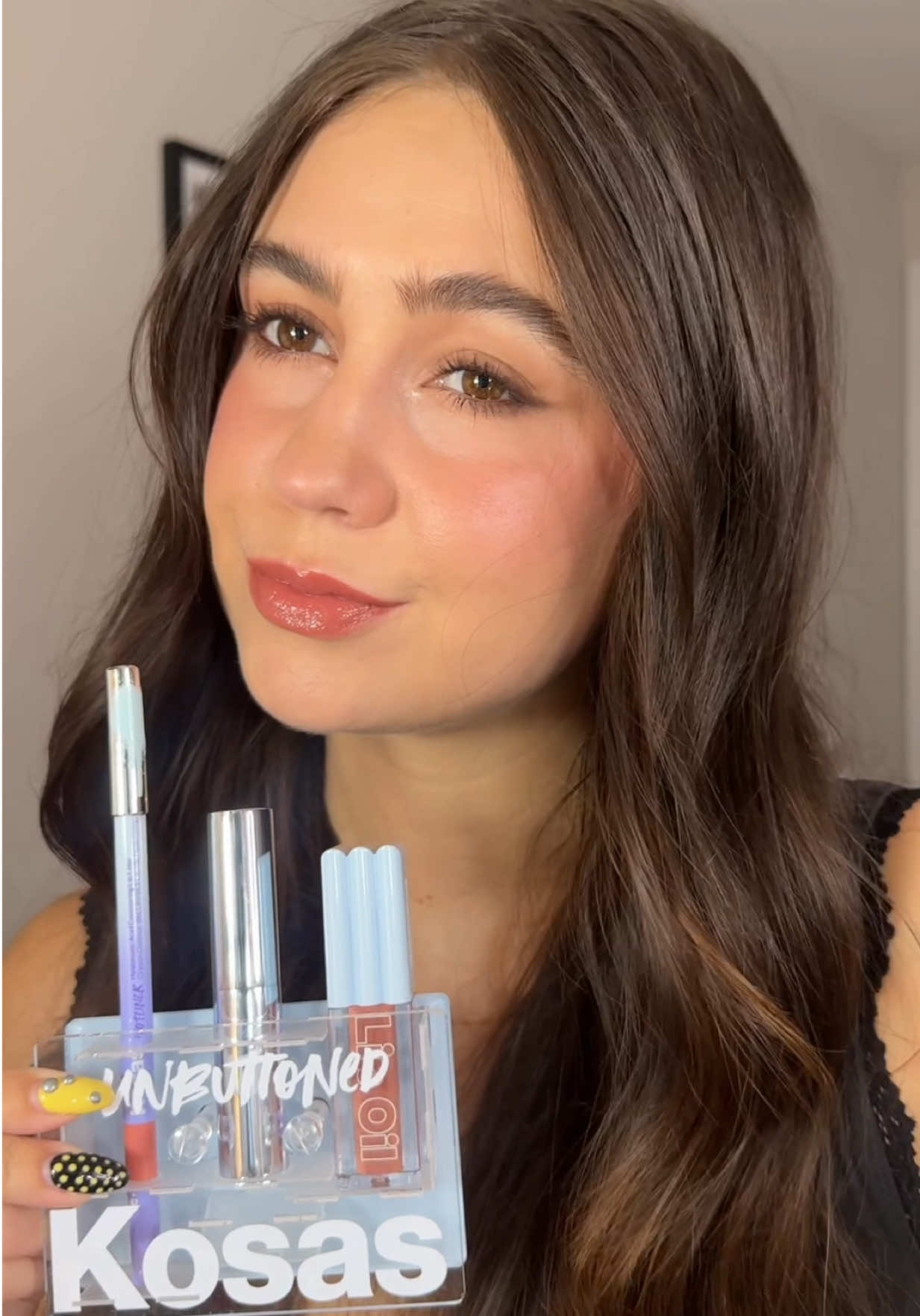 the new @Kosas lip collection in “unbuttoned” is stunning !! #kosas #kosaslipstick #lipcombo #newatsephora #bestlipcombo 