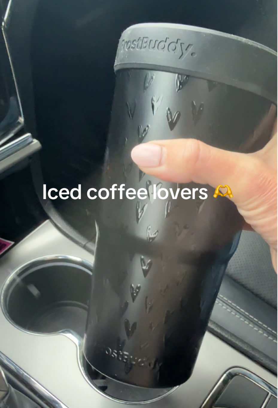 If you don’t have one you definitely do and what a perfect gift for the holidays! #icedcoffee #coffee #frostbuddy #falldealsforyou #blackfridaydeals @Frost Buddy 
