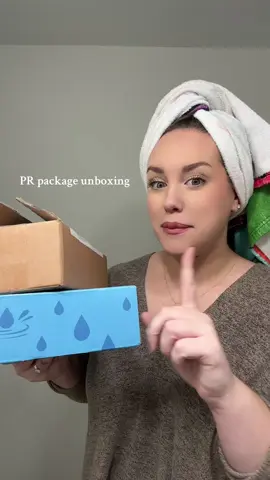 It’s Christmas! 🥹📦 #prpackage #prunboxing #prhaul #microinfluencer #prpackages @GarnierUSA @Garnier @parnell_influencers 