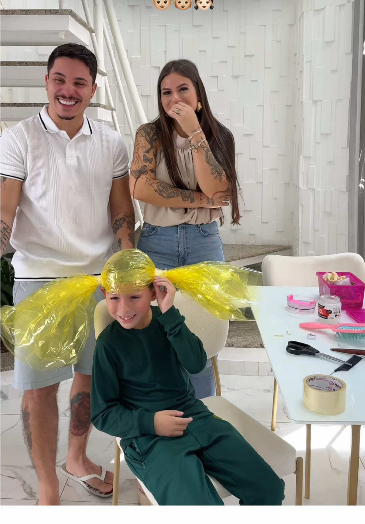 Uma manhã sendo mãe de 3 👦🏼🧒🏼👧🏻 dia do cabelo maluco #maedetres #Vlog #fyp #routine #foryoupage 