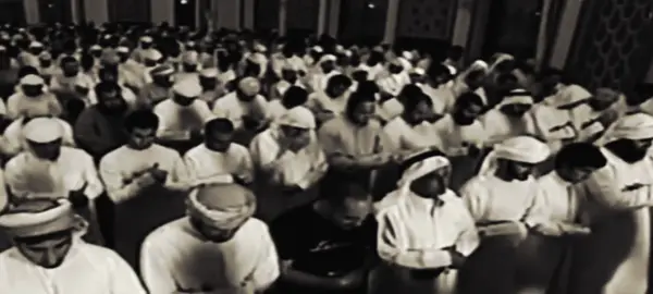 - تفسير المختصر: والذين لا يدعون مع الله سبحانه معبودًا آخر، ولا يقتلون النفس التي حرم الله قتلها إلا بما أذن الله به من قتل القاتل أو المرتد أو الزاني المحصن، ولا يزنون، ومن يفعل هذه الكبائر يَلْقَ يوم القيامة عقوبةَ ما ارتكبه من الإثم. #ادريس_ابكر  #والذين_لايدعون_مع_الله_إله_آخر  #قران  #قران_كريم  #سورة_الفرقان 