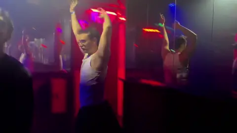 @Alejandra Rodés @marctnguy @bojackfan os amo #radiohead tmbn