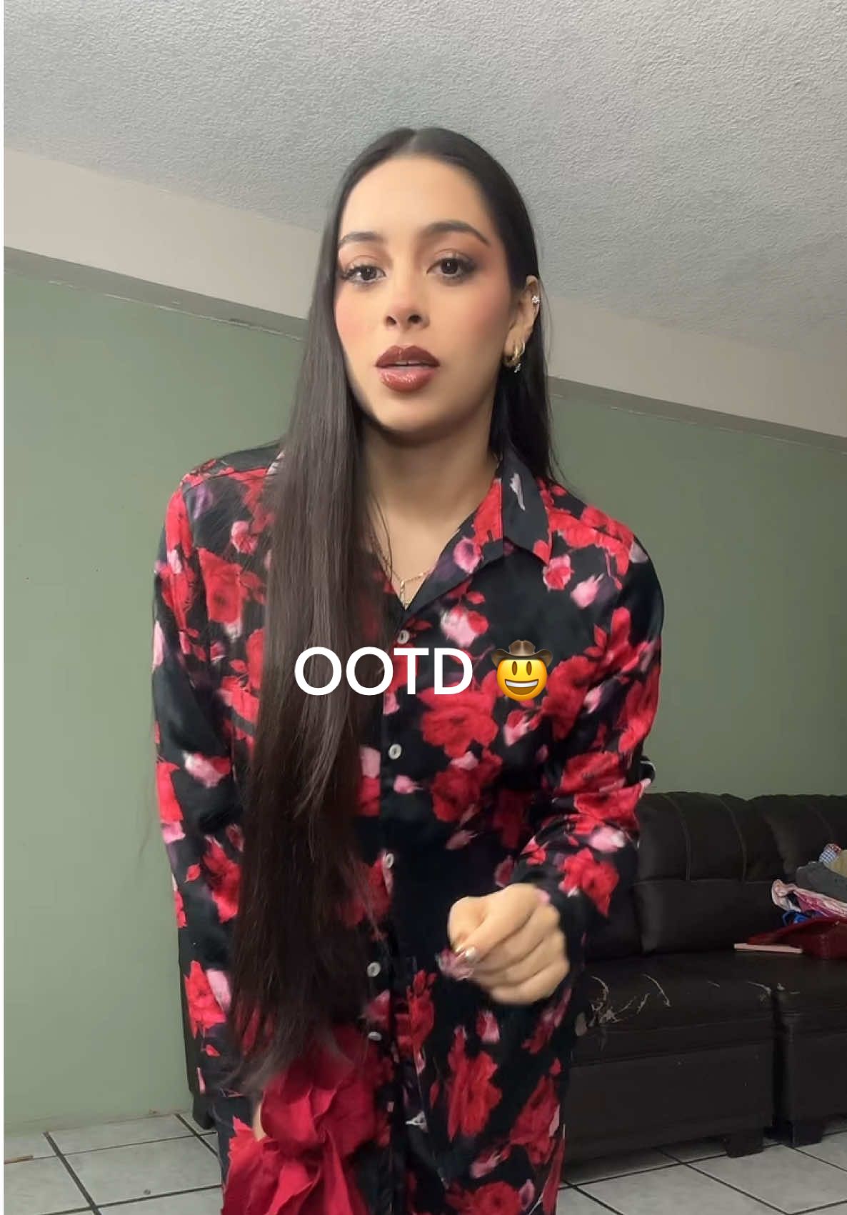 Me gustaron los dos pero me convenció más el rojo 😍❤️‍🔥🤠 #paratiiiiiiiiiiiiiiiiiiiiiiiiiiiiiii #grwm #OOTD #outfitideas #vaquero 