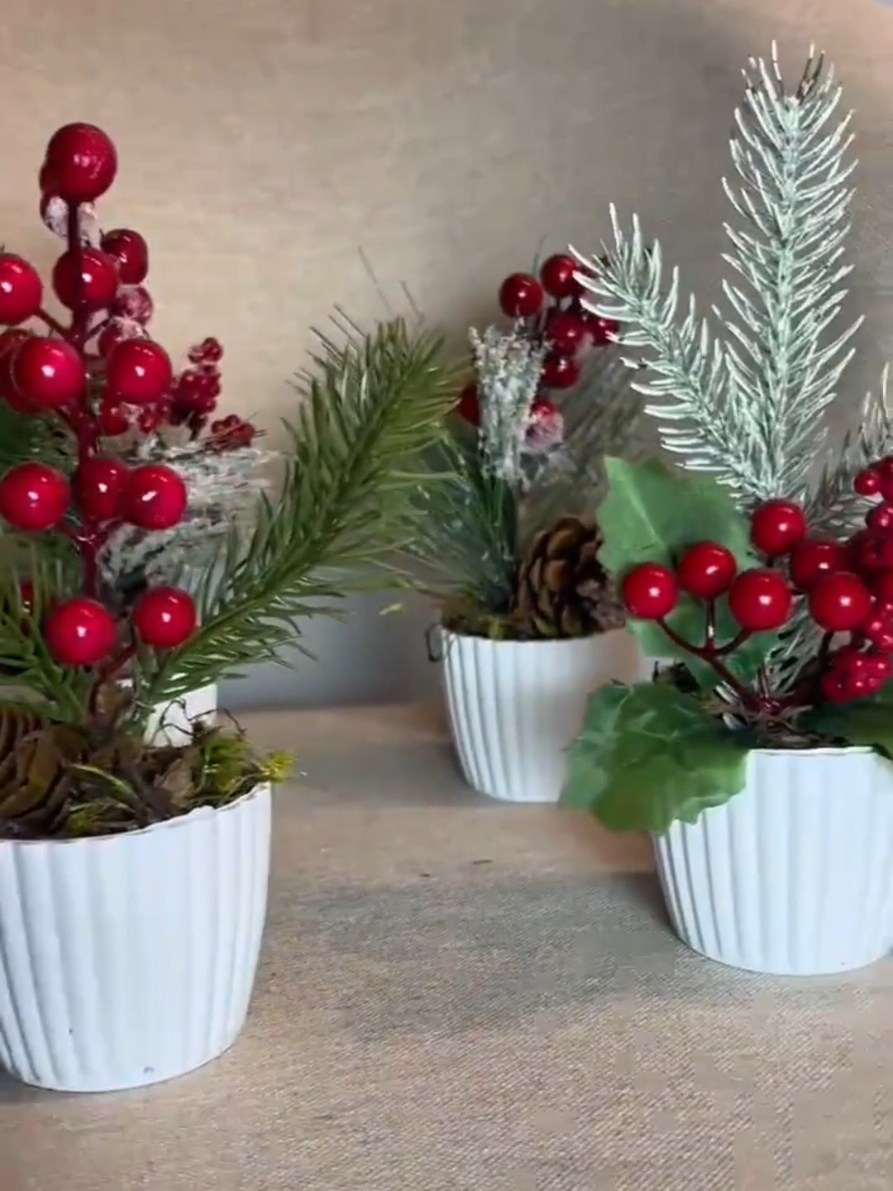 Kit 3 Enfeites De Natal Arranjos Natalinos Vasos Decoração. Um arranjo lindo para sua noite de Natal. #detalhes #natal #Arranjos#decoration #vasos 