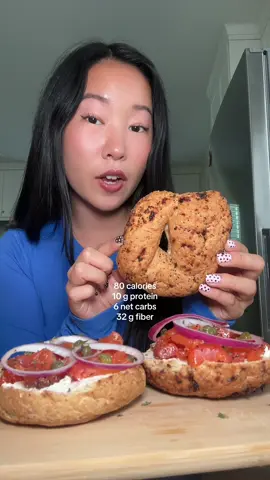 these bagels are for the girlies who like being full AND regular 💩🤭 #healthyfood #wellnesstok #highfiber #tiktokmademebuyit #healthybreakfast 