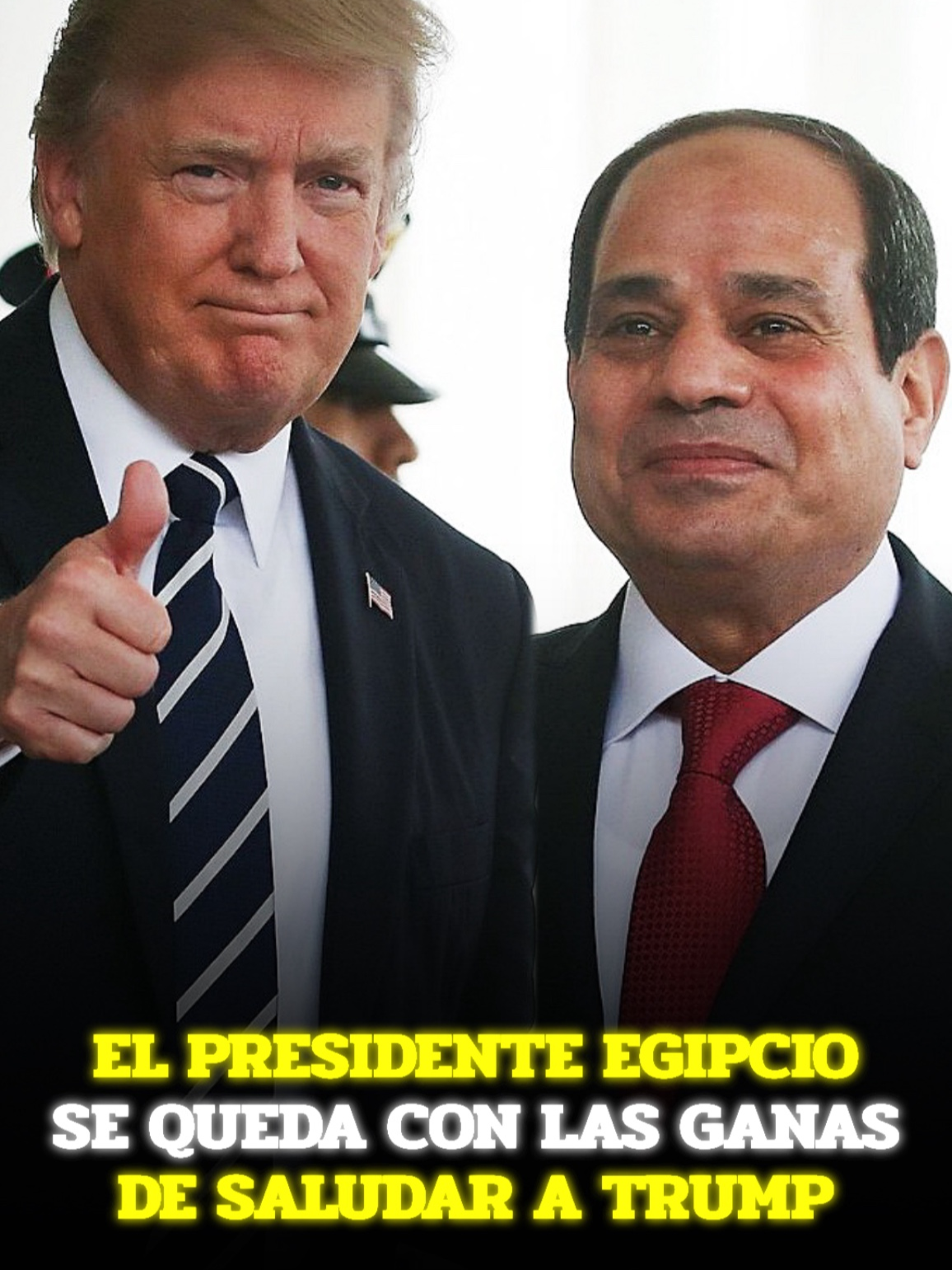 Donald Trump ignora el saludo de presidente eigpcio en Egipto  Durante una reunión con el presidente egipcio Abdel Fattah Sisi, Donald Trump no notó cuando este extendió su mano para un apretón de manos. El momento incómodo generó risas y comentarios entre los asistentes. Este incidente refleja la tensión y momentos inesperados en las interacciones diplomáticas. ¿Qué opinas sobre este episodio?