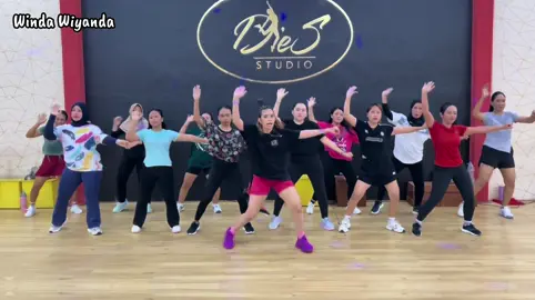 Yalla habibi choreo by me 🙋‍♀️ zinwindasamarinda #dance #fyp #zumba #zinwindasamarinda #oktoberdump 