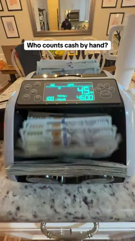 Stop wasting time counting stacks by hand, this VEVOR Money Counter handles bills fast with UV/MG/IR counterfeit detection. Perfect for cash-heavy businesses, banks, and side hustles. #moneymachine #smallbusinessowner #cashcounting #tiktokshopblackfriday #tiktokshopcybermonday 