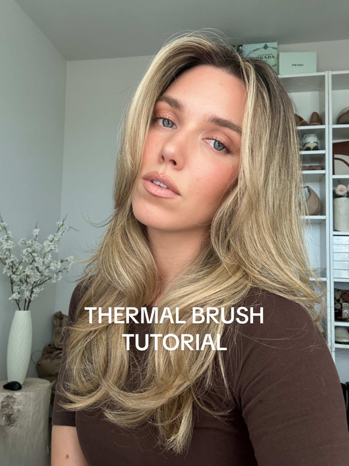 Replying to @Kaki literally the fastest hair styling tool @BondiBoost #thermalbrush #bondiboost #hairtutorial #rachelgreen #90shair 