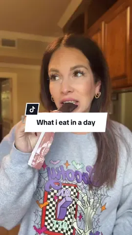 Eating healthy is only hard if you don’t try.  #whatieatinaday #weightloss 