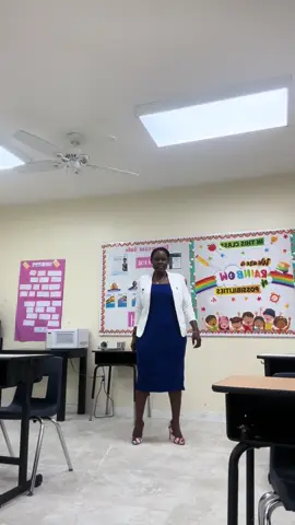 If I was a model, I would walk like this…but I’m not 😂 😂 😂 I’m my own hype man…had to prepare mentally for my day #bahamiantiktok🇧🇸 #fyp #teacher #OOTD #teachersoftiktok 