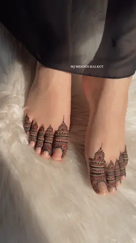 Feet henna Design❤️ SIALKOT📍🇵🇰 Bookings are open SIALKOT📍🇵🇰 Bookings are open for bridal and party henna 2025!!  #Mehndidesigns #BridalMehndi #PartyMehndi #famousmehndiartist  #sialkot                            bridal and party henna 2025!!                                  