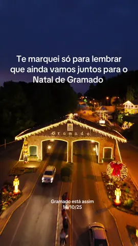 Marque essa pessoa especial.  Gramado está assim 14/10/25  Acompanhe mais em nosso perfil DARICANELA  ✈️Passagens aéreas para dentro e fora do Brasil: chame no 📲WhatsApp (11) 96573-3717 ou no link da nossa bio 🔗 #gramado #natal #natalluz #riograndedosul #viajar 