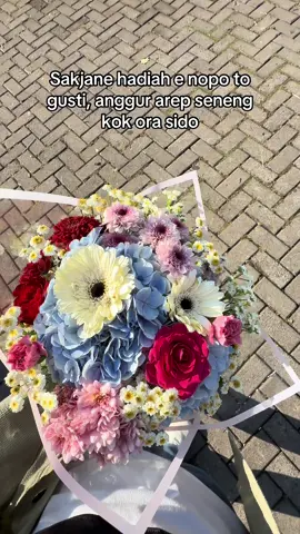 Bouquet Mix 💐 By Nova Florist  Supplier Bunga Segar Sumowono Bandungan  Since 2001 Semarang Jateng Menyediakan berbagai macam jenis bunga segar,bunga krisan dan lainnya.  Info pemesanan 081225780103 #novafloristbandungan  #pasarbungabandungan  #freshflowers  #bakulkembang  #fyppppppppppppppppppppppp 