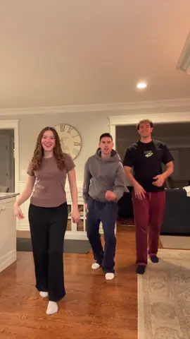 Ran this back with the trio 🤣🔥 w/ @Jada Gomillion ; @Evan Gomillion ( DC: @𝐬𝐚𝐦𝐫𝐨 ; @Chiara Calisto ) #jasonderulo #trend #viral #fyp 