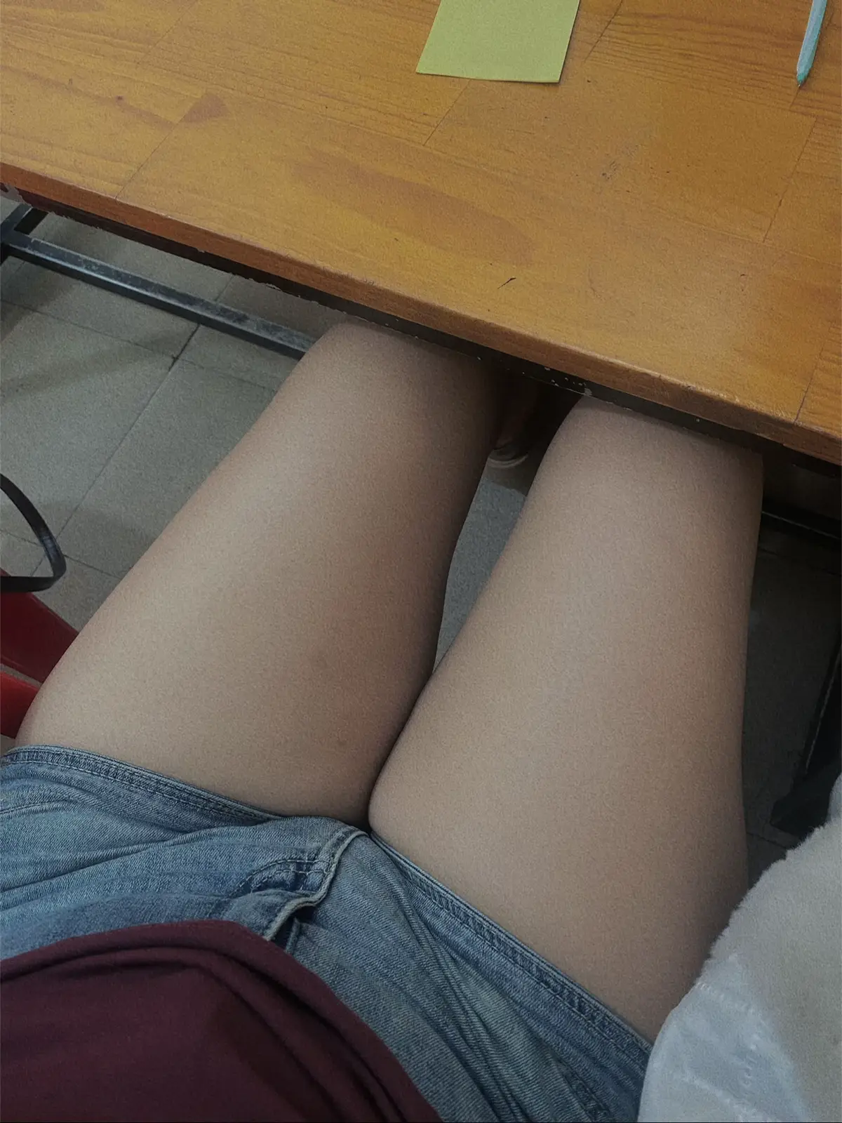 Bộ phận khiến mình tự ti nhất là bụng mỡ và  cái  đùi to này😌