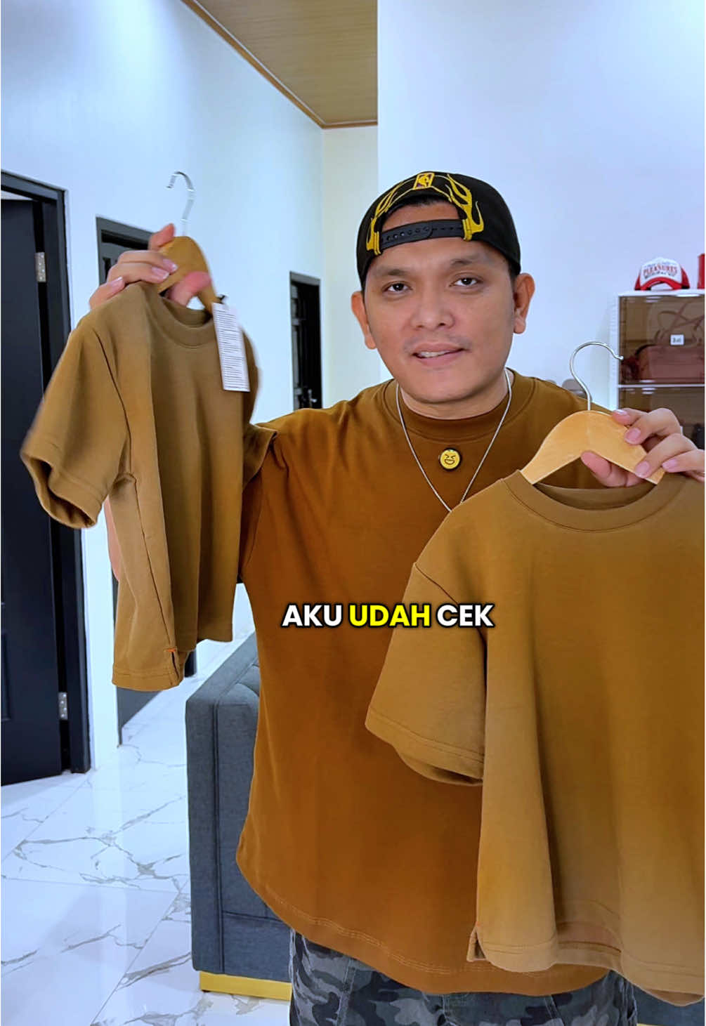 Bahannya tebal, adem, oversize nyaman dipake anak anak, buruan cek keranjang kiri bawah #kaosoversizeanak #kaosanak 