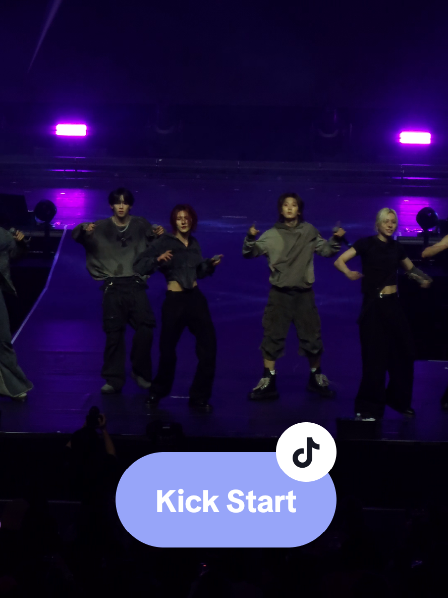 Kick Start - AMPERS&ONE in chi #ampersandone #andear #kpop #kpopconcert #kpopstan @AMPERSANDONE 