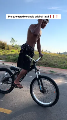 Como q é ..?  joga de ladinho 😂 . . . . #tombosdebike #red #deuruim #😬😬😬😬 #jaseguirnossotiktok 