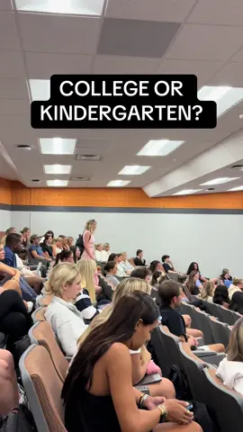 POV: your college professor just gave you a kindergarten-level consequence 🪑⏰ #timeout #utk #onlineshopping #collegestudentsbelike #latetoclass 