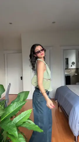 Top & jeans from @PEPPERMAYO 🤍🍃 #peppermayo #OOTD #outfitideas #goingoutoutfit #fashiontiktok 